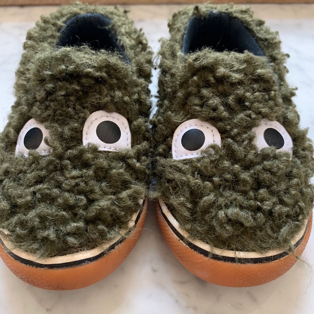 Cat & Jack boys shoes size 5